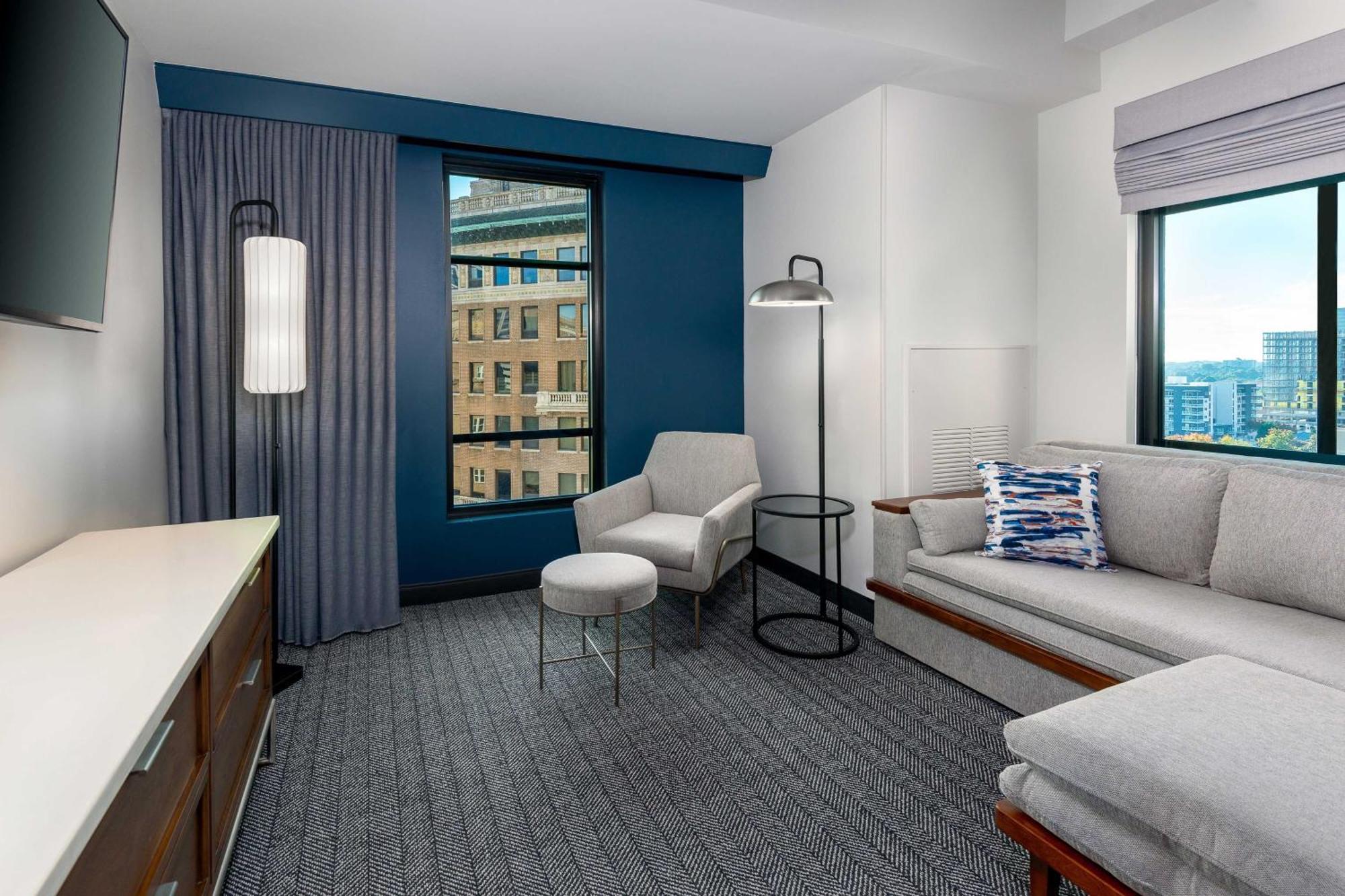 Courtyard By Marriott Atlanta Midtown Hotel Exterior photo