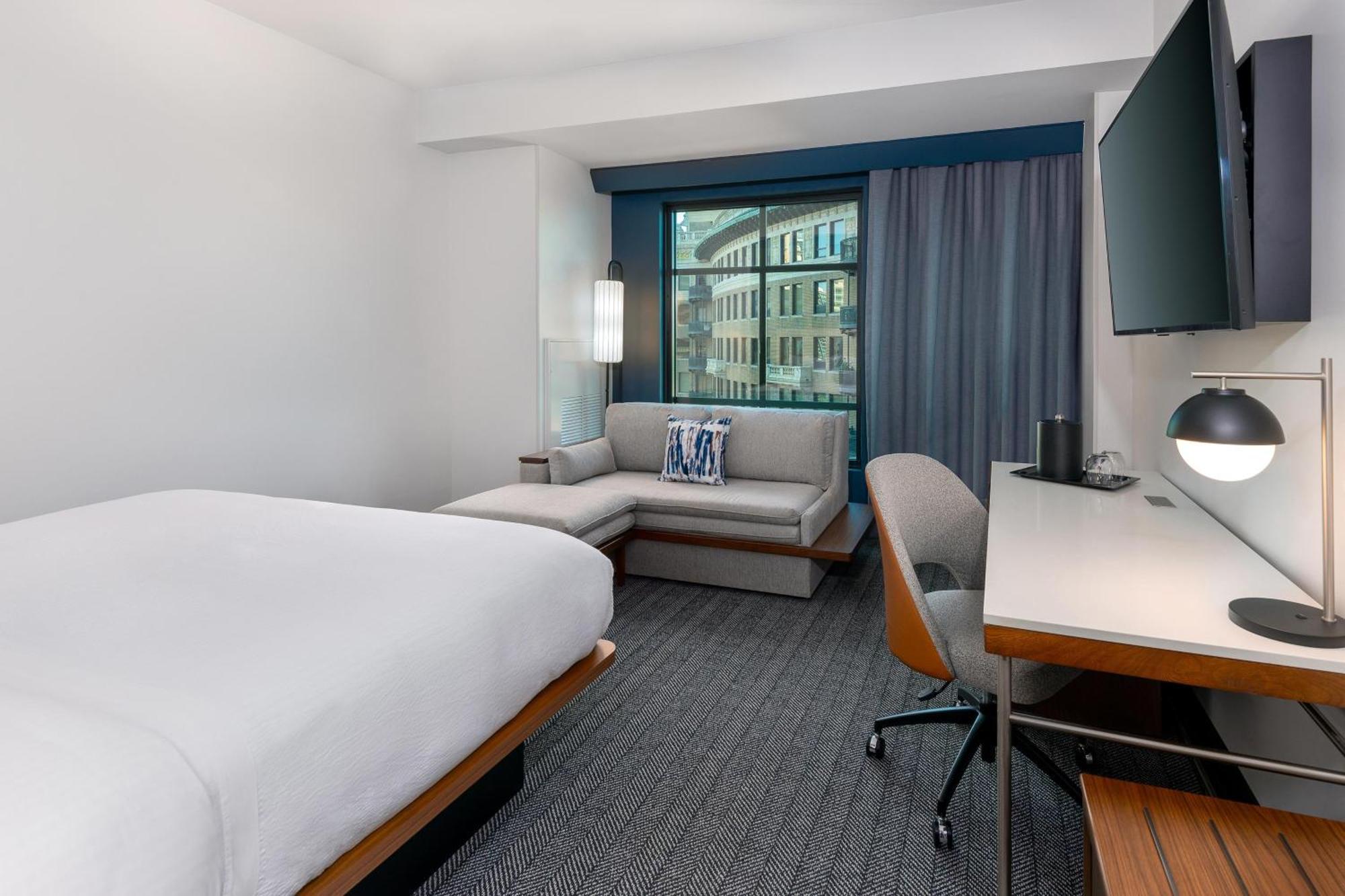 Courtyard By Marriott Atlanta Midtown Hotel Exterior photo